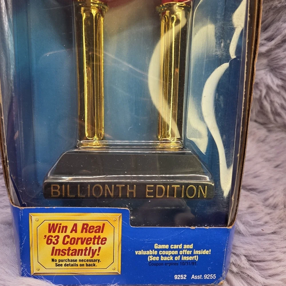 Mattel Hot Wheels 1968 Corvette Stingray Gold Trophy